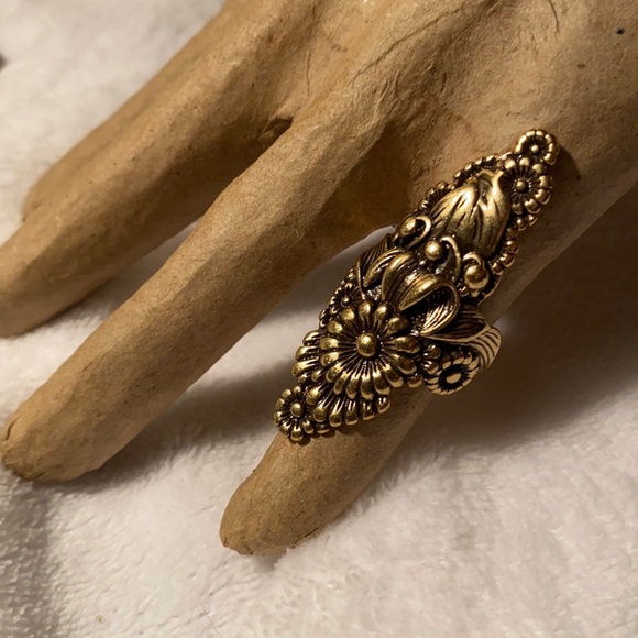 Awesome Lucky Brand southwest style gold tone ring size 6.5 - Picture 2 of 10